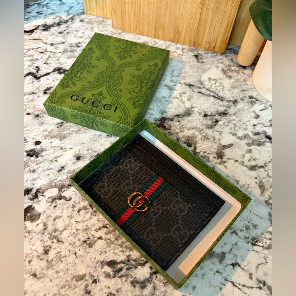 USED Gucci Black Card Holder with Signature Stripe